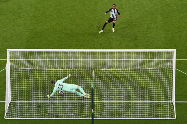 Satu Dekade Tidak Ramaikan Liga Primer, Carson Terharu Dimainkan Man City