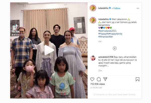Iis Dahlia Dicibir Netizen Gara-Gara Ucapkan Selamat Lebaran dengan Baju Terbuka di TikTok