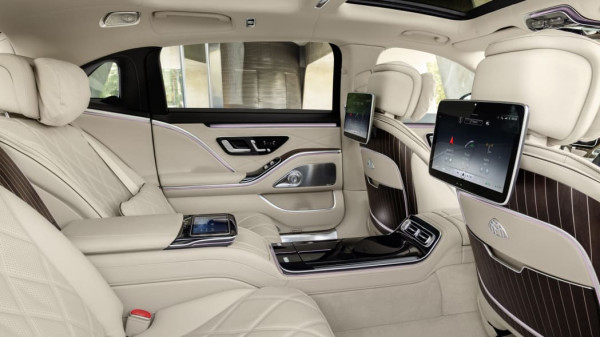 Sedan Termewah Mercedes-Benz dapat Jantung Mekanis Terkencang