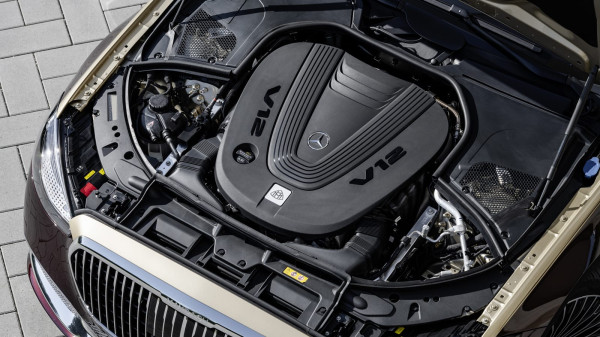 Sedan Termewah Mercedes-Benz dapat Jantung Mekanis Terkencang