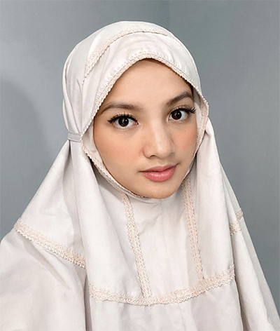 Gaya Simpel dan Kasual Sabrina Anggraini, Pacar CEO Ruangguru yang Bikin Potek Hati Netizen