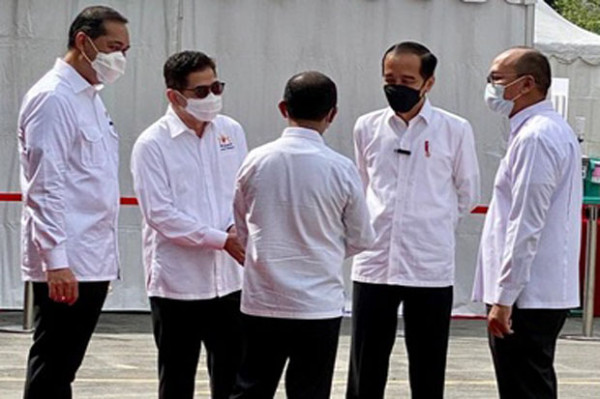 Presiden Jokowi dan Arsjad Rasjid Tinjau Vaksinasi Gotong Royong Perdana