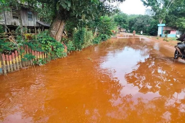 Tanggul Penahan Air Perusahaan Tambang Nikel Jebol, Rumah Warga di Kolaka Terendam Lumpur