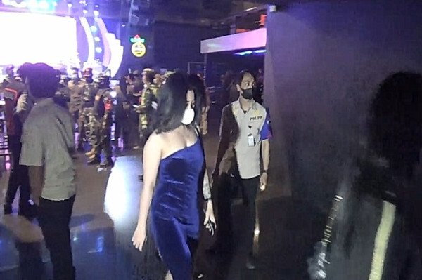 Heboh! Pesta Ulang Tahun DJ Cantik Dea Alexa di Tempat Hiburan Malam Dibubarkan Paksa