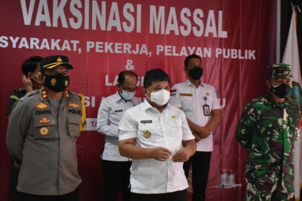 Jokowi Tinjau Pelaksanan Vaksinasi Massal di Kabupaten Kepulauan Anambas Secara Virtual