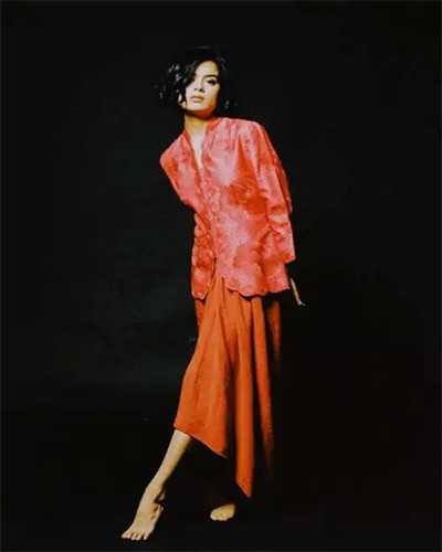 4 Gaya OOTD Eva Celia, Pengisi Suara di Film Raya and The Last Dragon