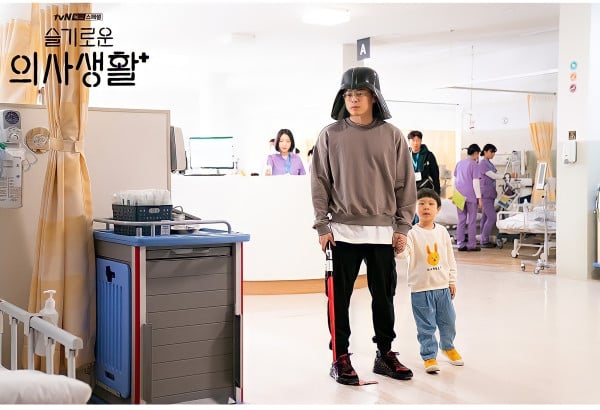 10 Adegan Paling Epik dalam 'Hospital Playlist' Season 1