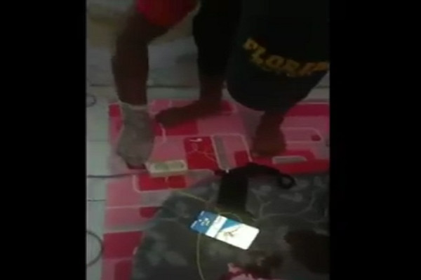 Anak Danramil Diduga Tewas Kesetrum dari Earphone Ponsel yang sedang Dicas
