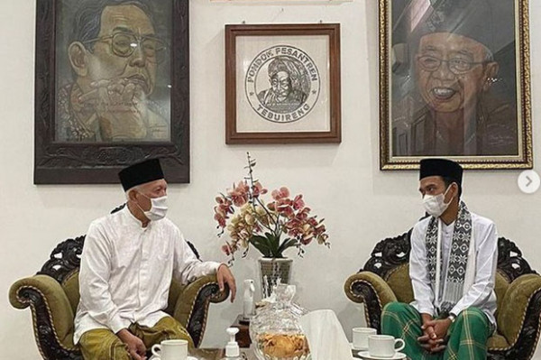 Roadshow ke Jatim, UAS Temui Sejumlah Kiai, Bupati hingga Tokoh Masyarakat