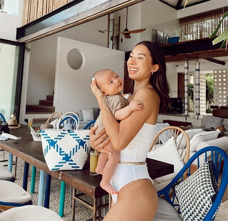 Body Goals! 4 Tampilan Seksi Jennifer Bachdim saat Momong Anak