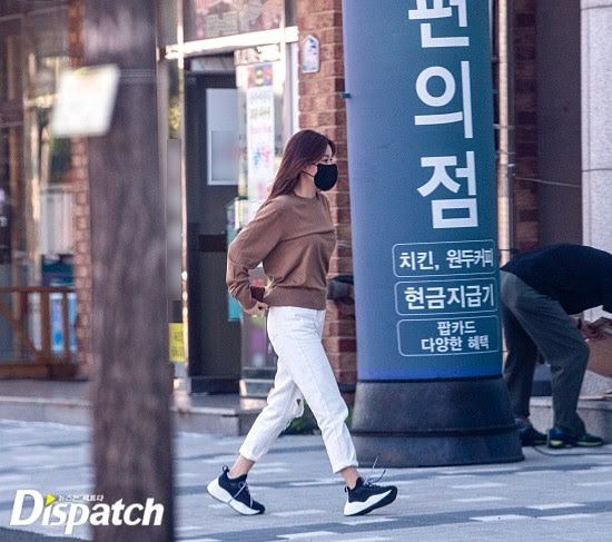 Dispatch Rilis Foto Lee Da In Saat Bertemu Nenek Lee Seung Gi