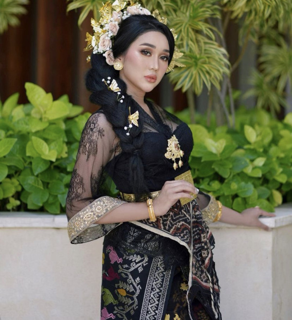 4 Gaya Lucinta Luna Hamil Bayi Kembar, Modis Banget
