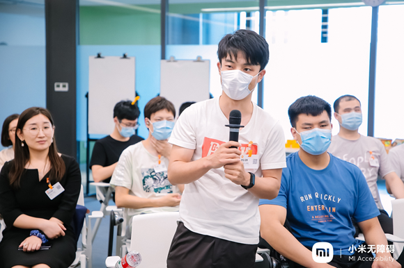 Begini Cara Xiaomi Bikin Tunanetra Bisa Gunakan Ponsel dan Order Makanan Online