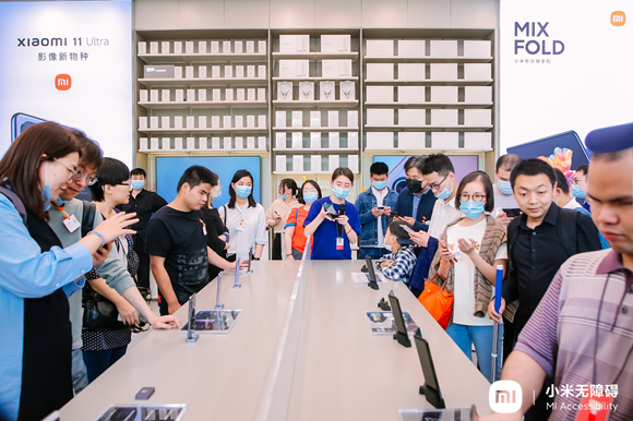 Begini Cara Xiaomi Bikin Tunanetra Bisa Gunakan Ponsel dan Order Makanan Online