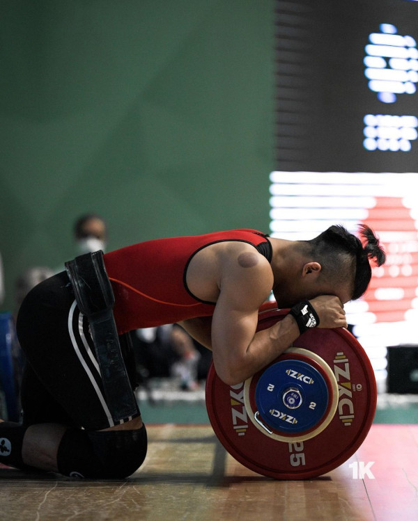Lifter Indonesia Rizky Juniansyah Sapu Bersih Emas dan Pecahkan Tiga Rekor