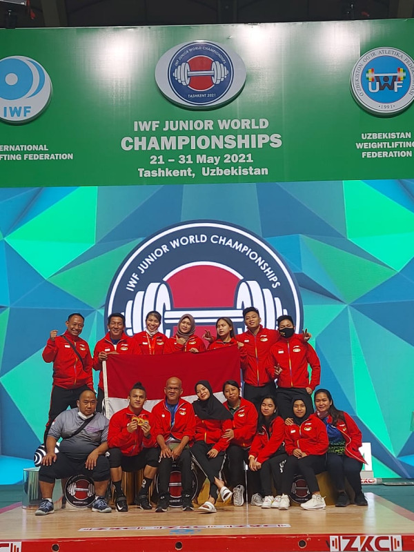Lifter Indonesia Rizky Juniansyah Sapu Bersih Emas dan Pecahkan Tiga Rekor