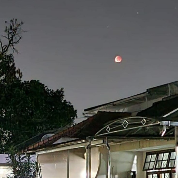 Begini Tips Memotret Bulan Hanya Menggunakan Smartphone