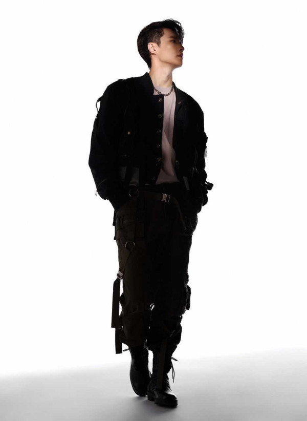Jelang Comeback, EXO Rilis Foto Teaser Lay