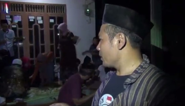 Gerhana Bulan, Puluhan Warga dan Ibu-ibu Hamil Gelar Tradisi Makan Bersama Nasi Kluban