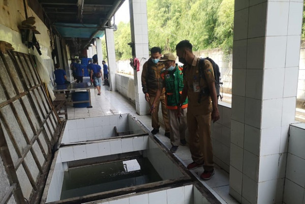 Pemkot Jakut Tutup Perusahaan yang Buang Limbah ke Kali Sodetan