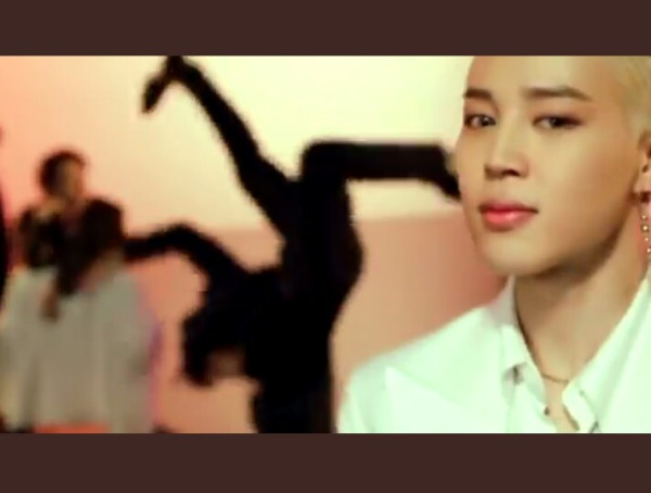 16 Adegan Kocak di Latar Video Musik BTS 'Butter' Hotter Remix