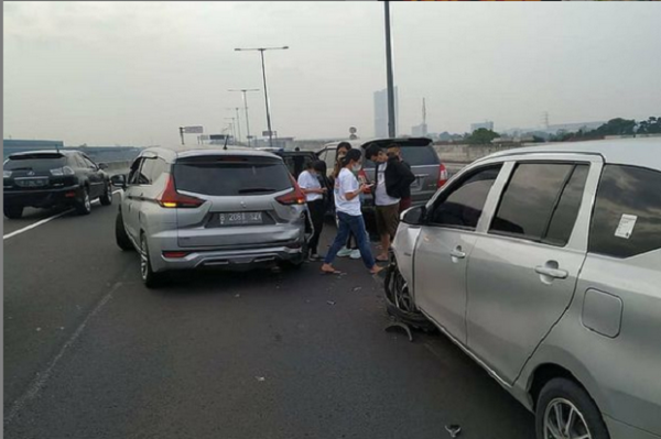 Kemecetan Arah Jakarta Mengular, Jasa Marga Tutup Lajur B Tol Layang MBZ
