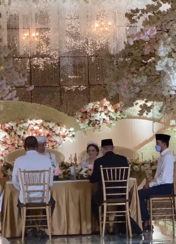 Romantisnya Dekorasi Pernikahan Ifan Seventeen dan Citra Monica