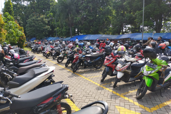Giant Yasmin Ramai Jelang Penutupan, Pengunjung Dibatasi 250 Orang