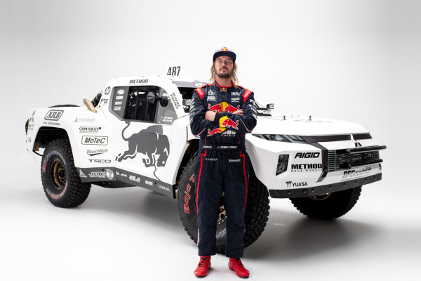 Ini Dia Trophy Truck Pertama di Dunia yang Menggunakan Mitsubishi Triton