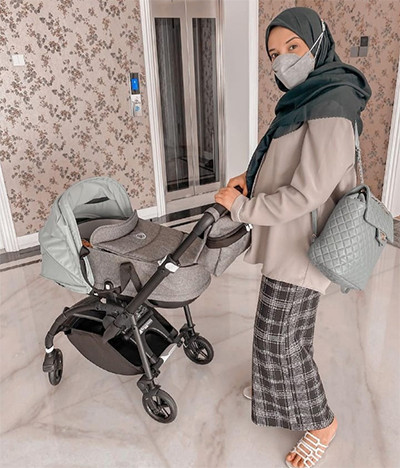 OOTD Zaskia Sungkar dan Baby Ukkasya saat Beraktivitas Bareng, Kompak plus Imut!