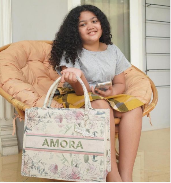 Makin Menggemaskan dan Pintar Menyanyi, Ini 4 Potret Amora Lemos Putri Krisdayanti