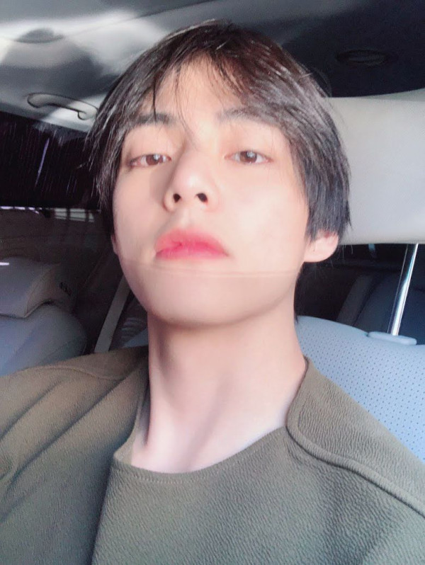14 Foto V BTS yang Langsung Dihapus, Selain Video 'Joget Ketek Butter'