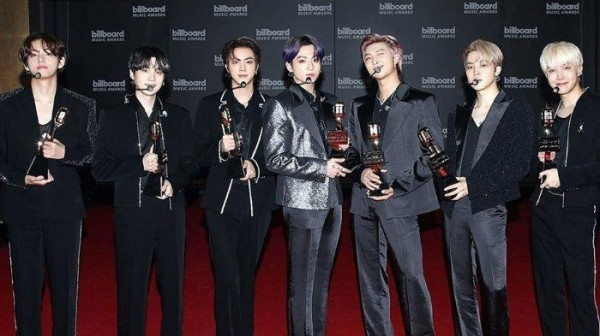 Cerita Haru Kurir Makanan Dapat Pesan Manis dari Suga BTS