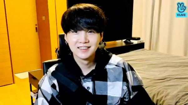 Cerita Haru Kurir Makanan Dapat Pesan Manis dari Suga BTS