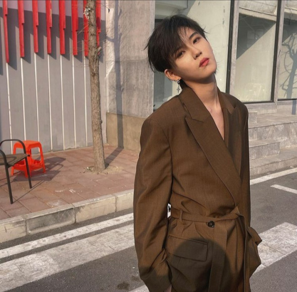 Kenalan dengan Para Member Girl Group China Bergaya Tomboi