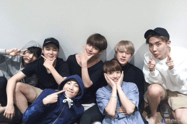 9 Momen yang Tunjukkan BTS sangat Dekat Layaknya Keluarga