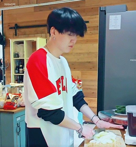 9 Momen yang Tunjukkan BTS sangat Dekat Layaknya Keluarga