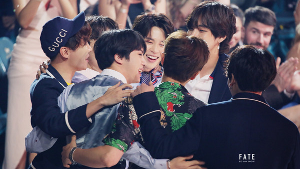 9 Momen yang Tunjukkan BTS sangat Dekat Layaknya Keluarga