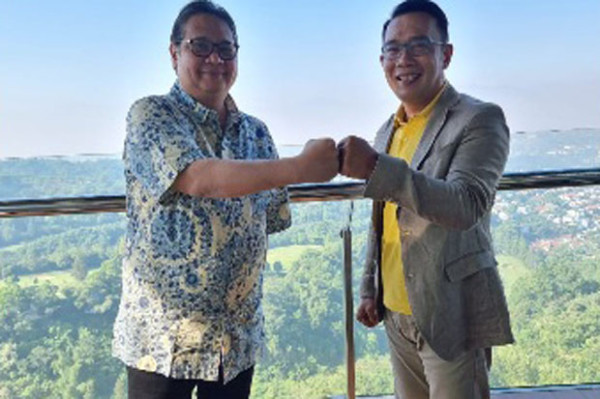 Ridwan Kamil Berbaju Kuning Ketemu Ketum Golkar, Soal 2024?