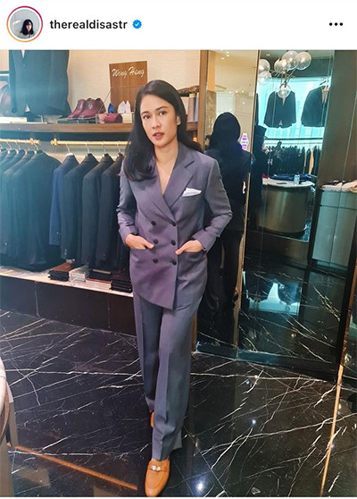 Cool! Gaya Lady Boss Dian Sastrowardoyo yang Terinspirasi Drama Vincenzo