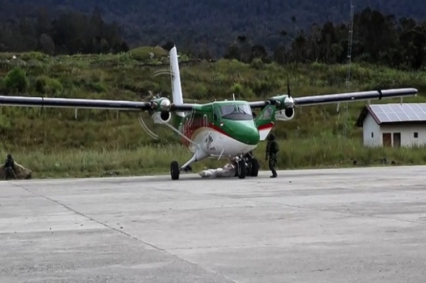 Bandara Aminggaru Berhasil Didarati Pesawat usai Pasukan TNI-Polri Pukul Mundur KKB
