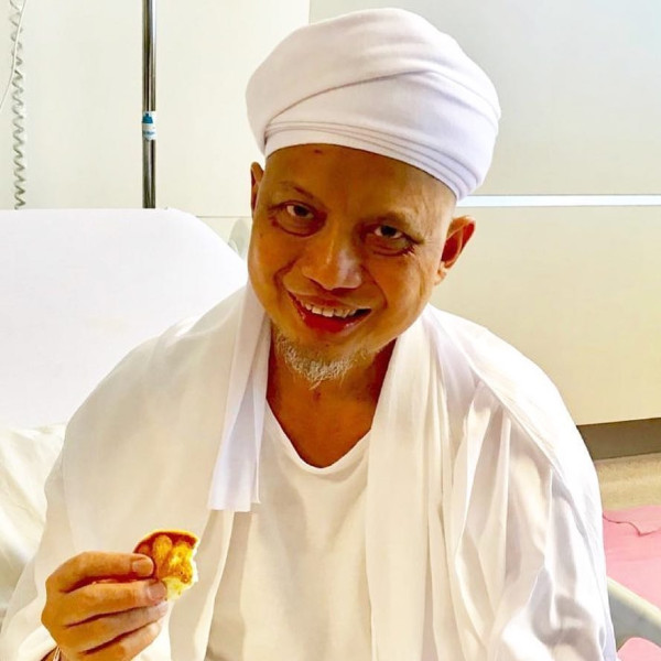 Posting Foto Mendiang Ustadz Arifin Ilham, Alvin Faiz Minta Maaf