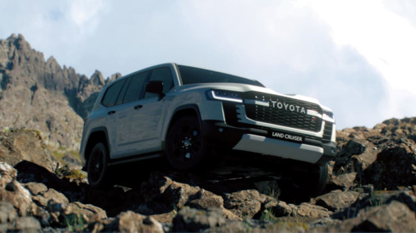 Toyota Land Cruiser Tampil dengan Wajah Baru dan Tak Boros Bahan Bakar