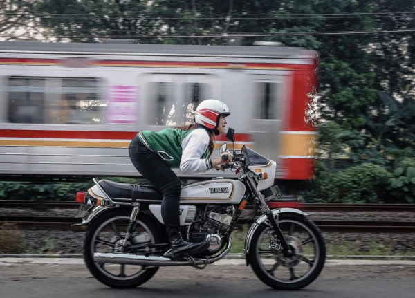 Bikin Minder, Ini Deretan Artis Cantik Penyuka Motor Gede