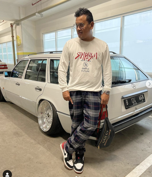 Lagi Ngetren, Ini Koleksi Mobil Station Wagon Selebriti Indonesia