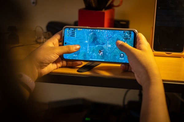 Redmi Note 10S Dibekali Layar Super AMOLED, Apa Sih Gunanya?
