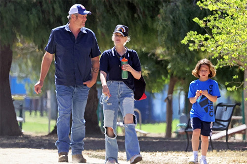 Ketahuan Pakai Cincin Kawin, Gwen Stefani dan Blake Shelton Dikabarkan Menikah Diam-Diam