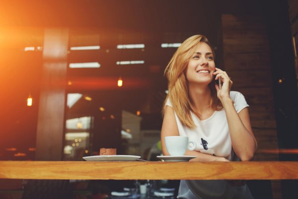 5 Cara supaya Pasangan Mau Bicara Terbuka Denganmu
