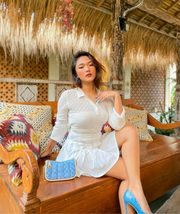 Genap Berusia 21 Tahun, Intip Gaya Marion Jola yang Makin Menggoda