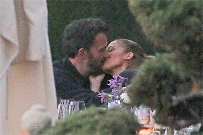 Jennifer Lopez dan Ben Affleck Kedapatan Berciuman sejak Jalin Hubungan Kembali